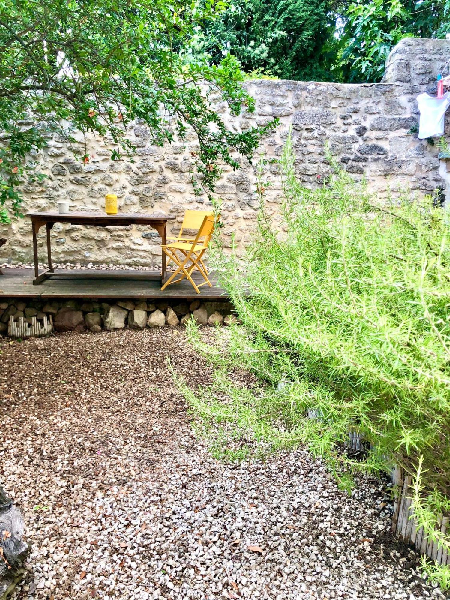 Petit Loft Sur Jardin En Centre-Ville Uzès Exterior foto